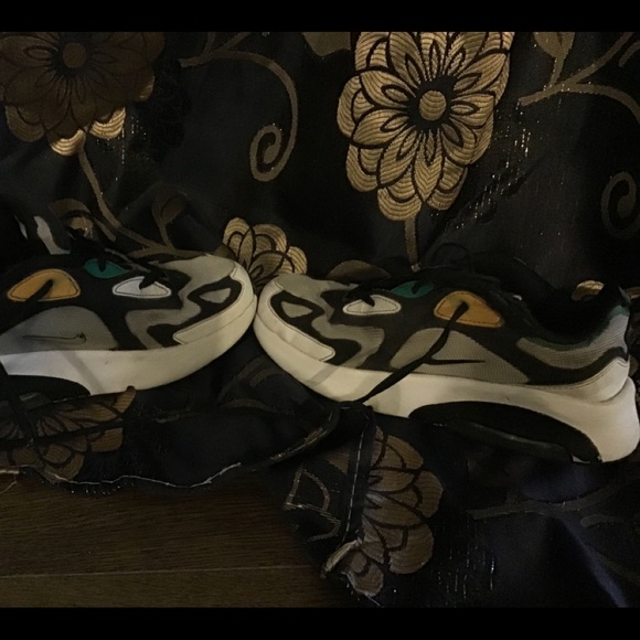 Nike Air Max 200s for sale. Price is negotiable. - Picture 2 of 2